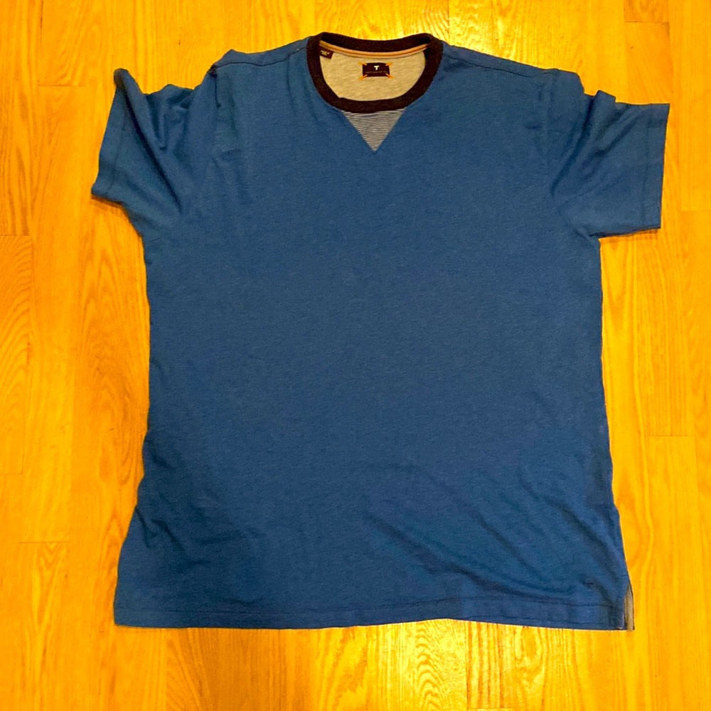 Left Coast Tee Heathered blue short sleeve  tee shirt.